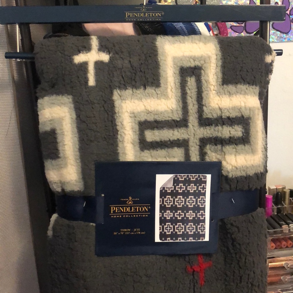 Pendleton plush blanket